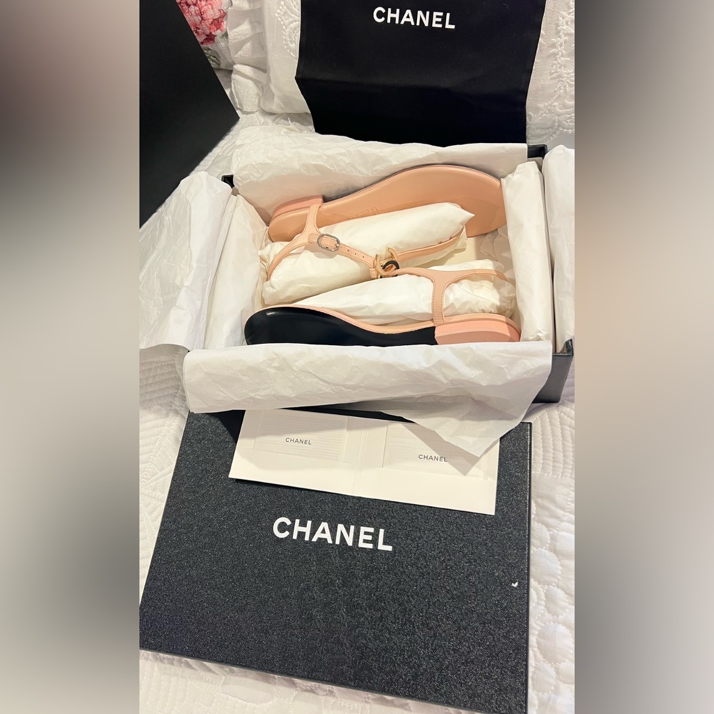 Chanel Pink blush T Sandals NWT Luxury Elegant Comfort.With blush, black silver - Picture 11 of 17